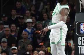 电竞-波士顿凯尔特人发布备战花絮；加时末段防线松动；NBA季后赛任务艰巨；高层口径保持一致的简单介绍